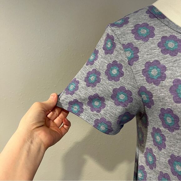 LuLaRoe Carly Floral Patterned short sleeve a-line Dress - Picture 3 of 11